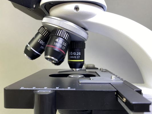 Monokularowy mikroskop biologiczny 1000X z opcjami polaryzacji ciemnego pola